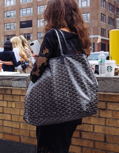 reversible goyard tote|goyard anjou vs st louis.